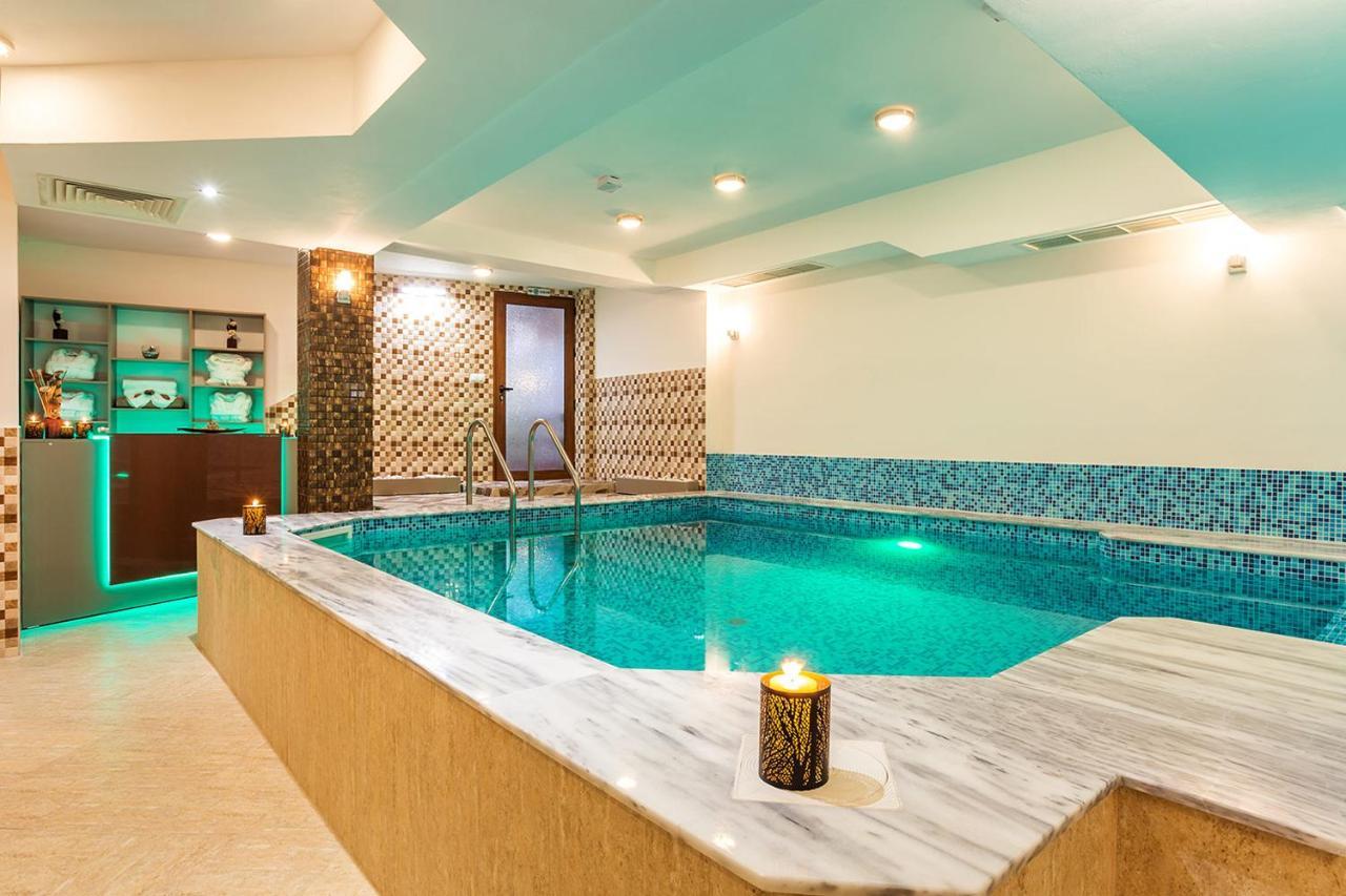 Family Hotel Romantika Βέλινγκραντ Εξωτερικό φωτογραφία