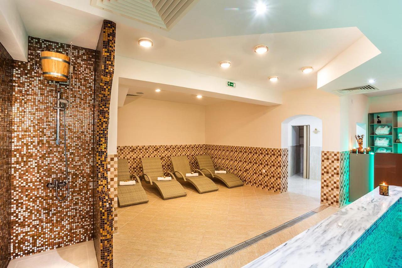 Family Hotel Romantika Βέλινγκραντ Εξωτερικό φωτογραφία
