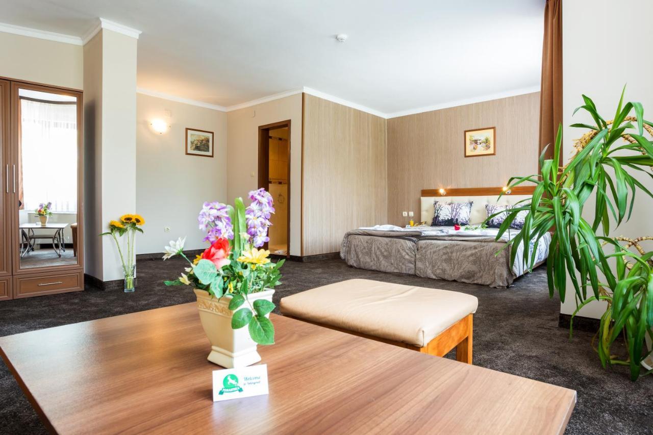 Family Hotel Romantika Βέλινγκραντ Εξωτερικό φωτογραφία